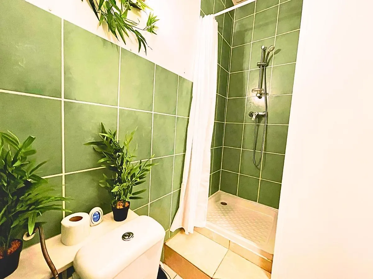 Apartamento Carre Rouge*Gare Sncf*Fibre Wifi Miramas 0*,